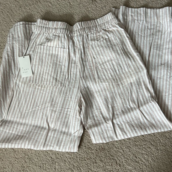 Target Beachy Striped Beige and White Pants - Picture 3 of 3
